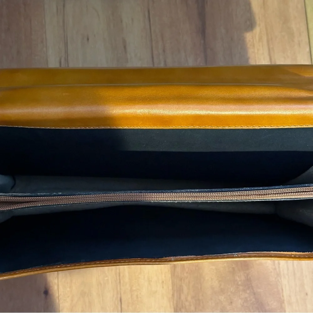 Persaman New York Tan Leather Briefcase